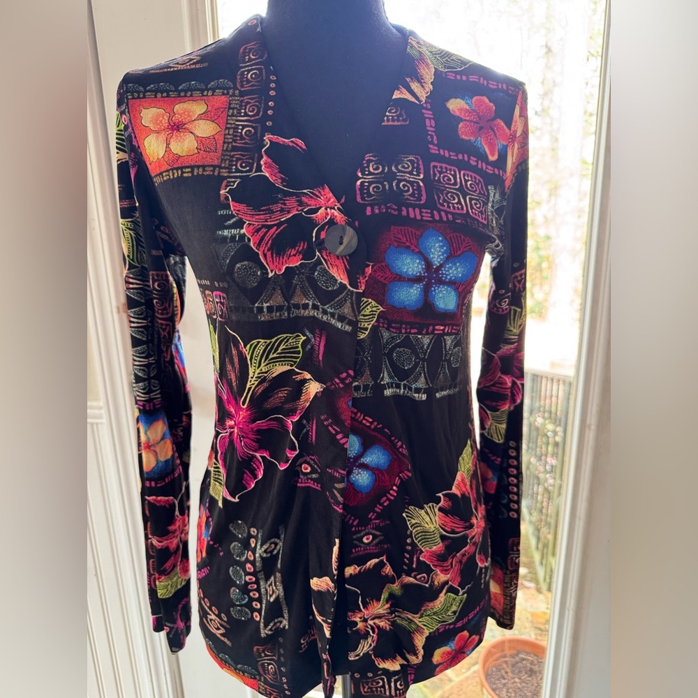 Chico’s travelers black with multi color print long sleeve cardi